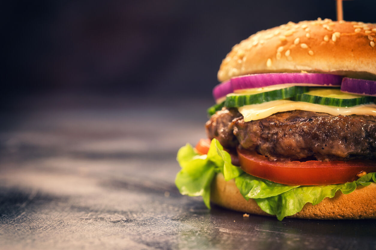 Burger (Photo) Credit kajakiki (iStock)